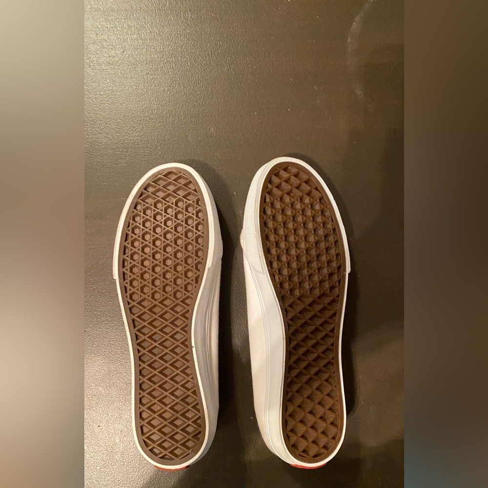 White vans - Picture 4 of 5